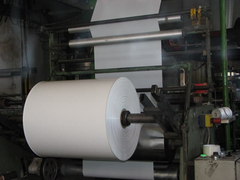 Fóliatekercs a gyártósoron