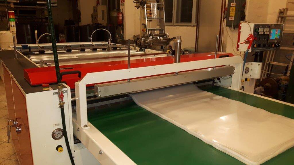 Minőségellenőrző és kis konfekcionáló állomás